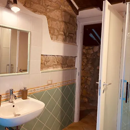 Casa Di Pietra San Giovanni Suèrgiu