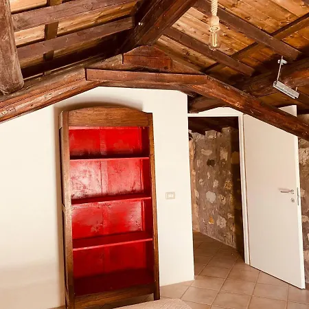 Casa Di Pietra San Giovanni Suèrgiu