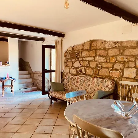 Casa Di Pietra * San Giovanni Suèrgiu