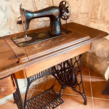 Casa Di Pietra * San Giovanni Suèrgiu