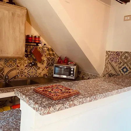 Casa Di Pietra San Giovanni Suèrgiu