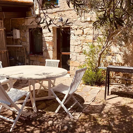 Casa Di Pietra * San Giovanni Suèrgiu