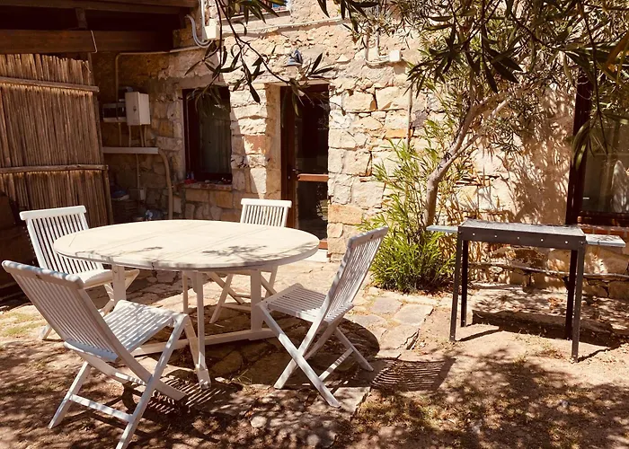 Casa Di Pietra * San Giovanni Suèrgiu
